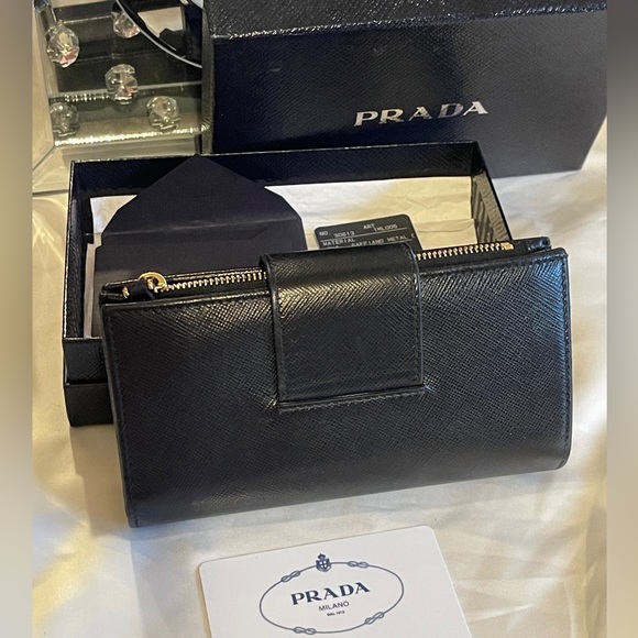 🔥NEW🔥 Prada Wallet - Picture 3 of 11